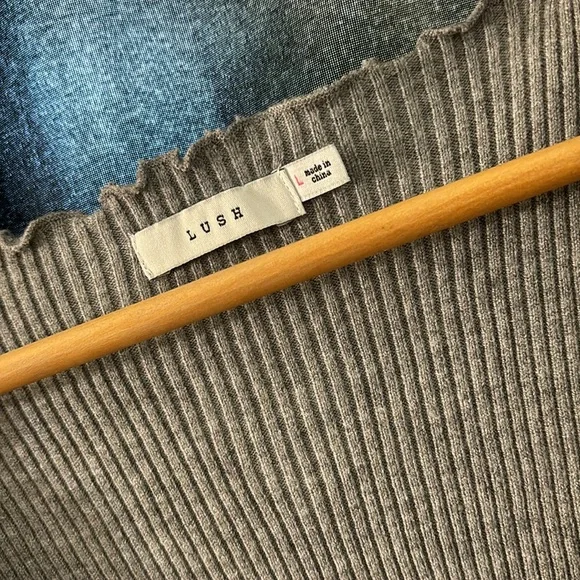 LUSH brand ribbed super soft heather grey top with accent tie - Picture 2 of 3